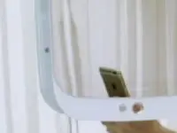 HiMirror tells you what's wrong with your skin.