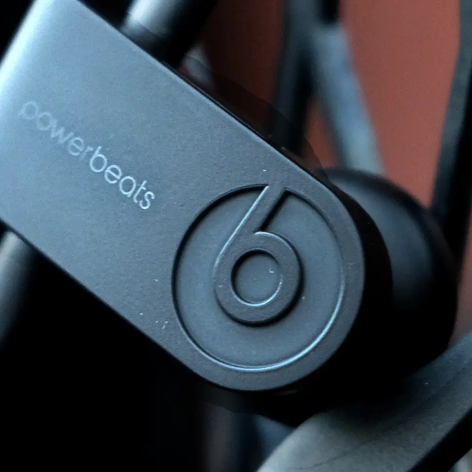 Beats Powerbeats3 Wireless イヤフォン Amazon.com: Powerbeats3 Wireless In-Ear Headphones - Black