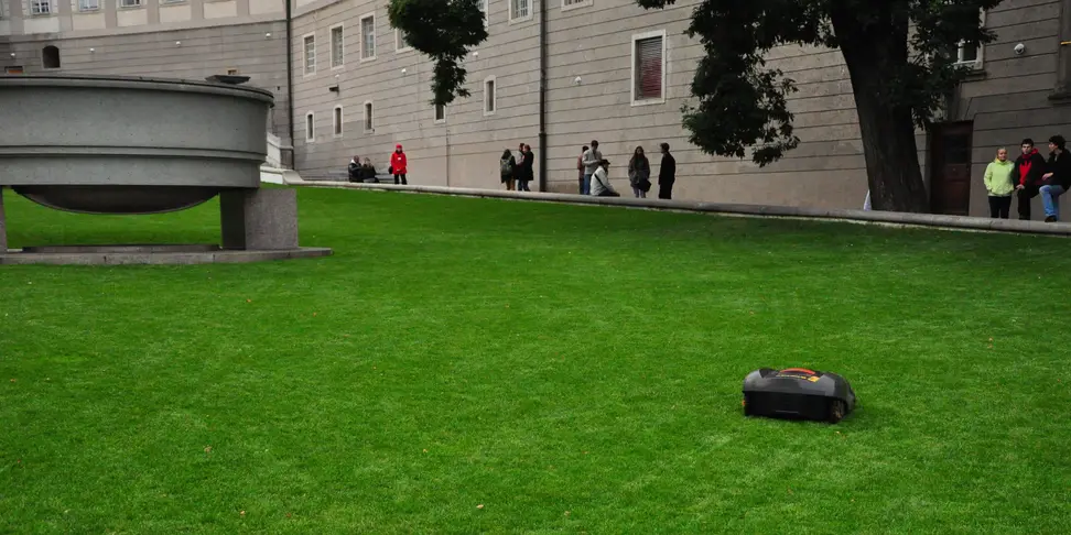 Robot lawn mower