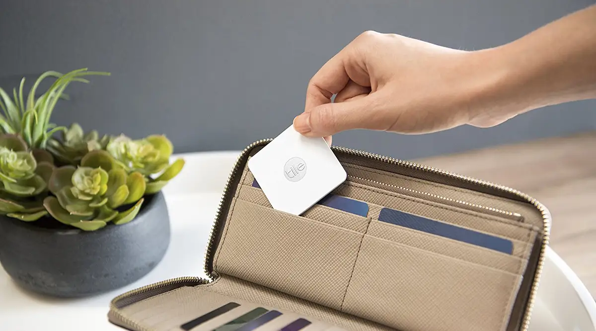 Never lose your wallet again with this popular $24 Bluetooth