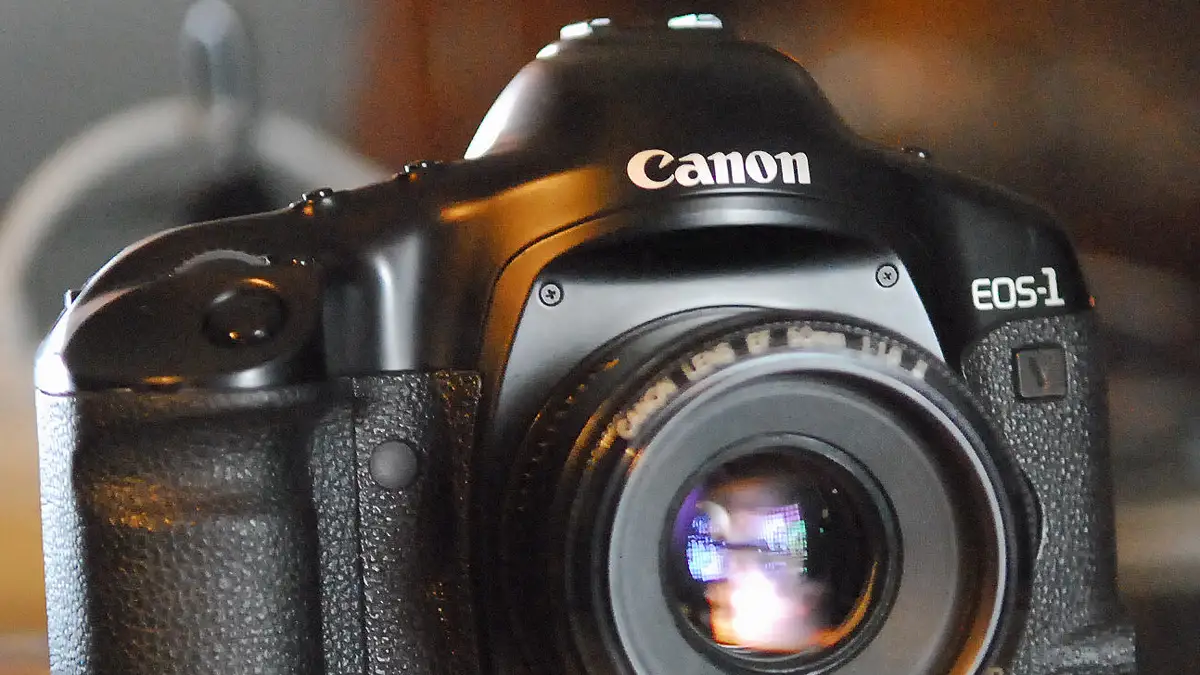 Canon has killed off its very last film camera - Reviewed