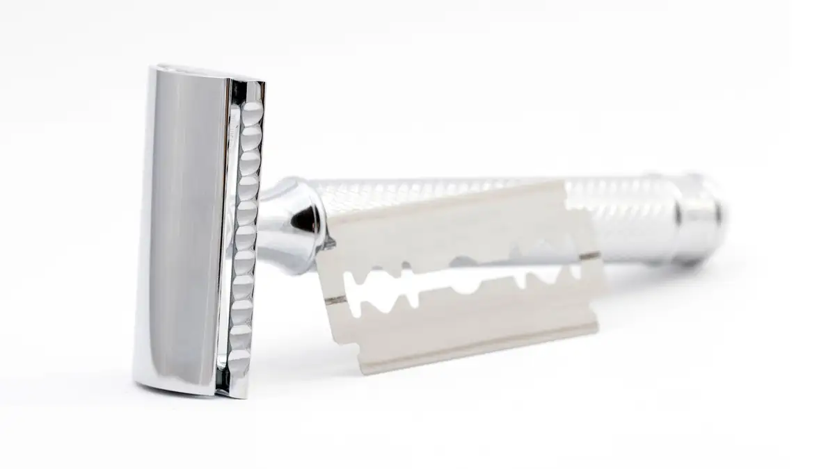 The benefits of shaving with a safety razor - Reviewed