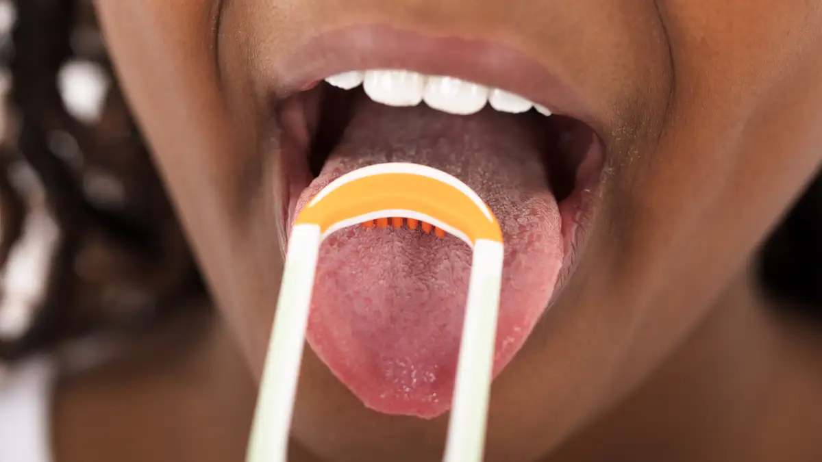What are tongue scrapers and why do they work? - Reviewed