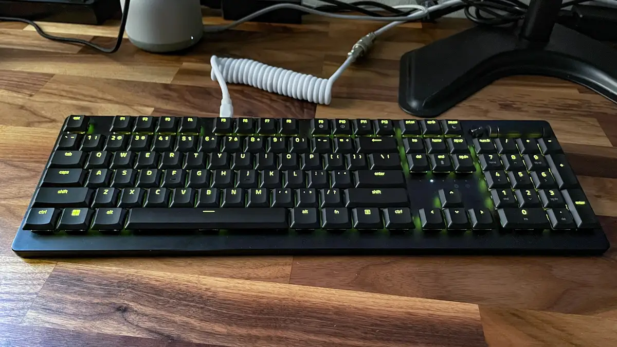 razer-deathstalker-v2-pro-