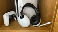 The Sony Inzone H9 and a PS5.