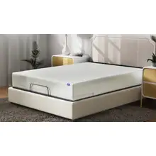 Product image of Sleepy’s Signature total encasement mattress protector