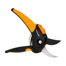 Product image of Fiskars SoftGrip Bypass Pruner 5/8