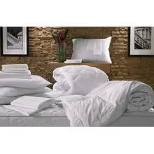 Product image of Marriott Platinum Stitch Bed and Bedding Set