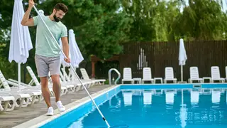 Pick the best pool vacuum type: here’s how