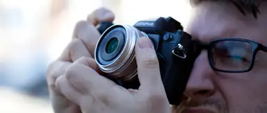 The Olymus M.Zuiko 17mm f/1.8 prime lens