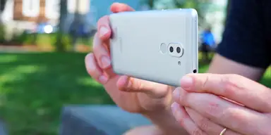 Honor 6X in use