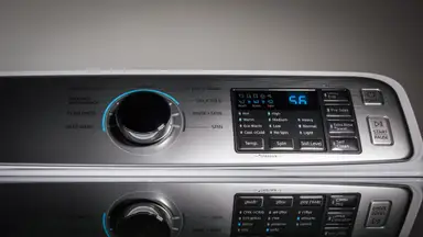 The Samsung WA45M7050AW has a clean control panel