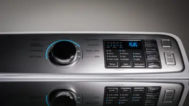 The Samsung WA45M7050AW has a clean control panel