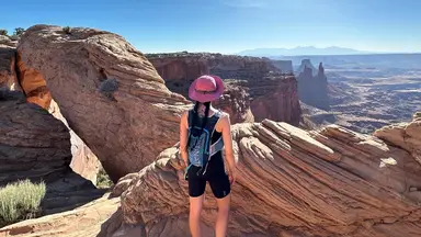 Staff Writer Lily Hartman wearing her favorite sun hat at Canyonlands National Park.