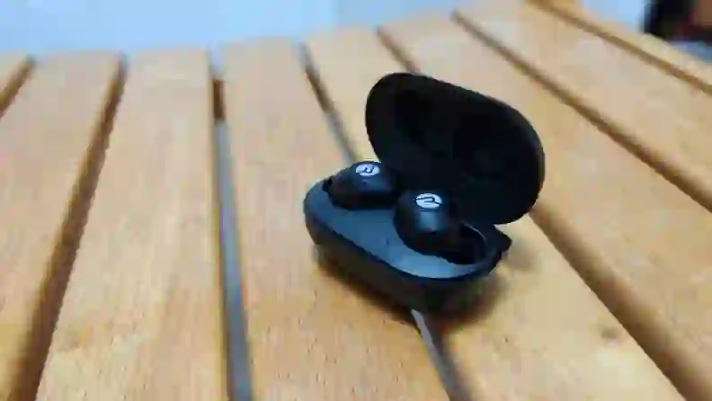 Raycon Everyday Earbuds review: average at best - Reviewed