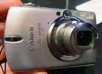 Canon PowerShot SD500 First Impressions Review - Reviewed