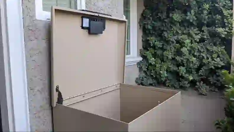 Loxx Boxx review: A secure smart storage box for package deliveries ...