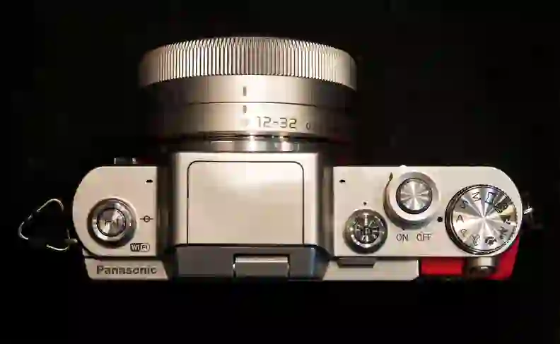 Panasonic Lumix GF7 First Impressions Review - Reviewed