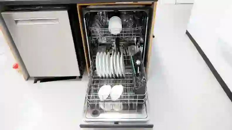 Maytag MDB4949SKZ dishwasher review: A good budget buy at new price ...