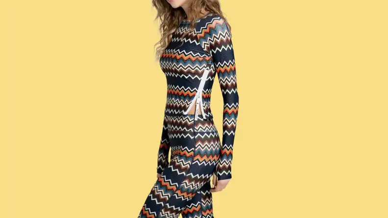 A tight athletic outfit with zig-zag print.