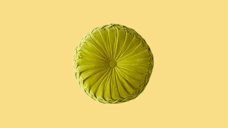Round Pintuck pillow