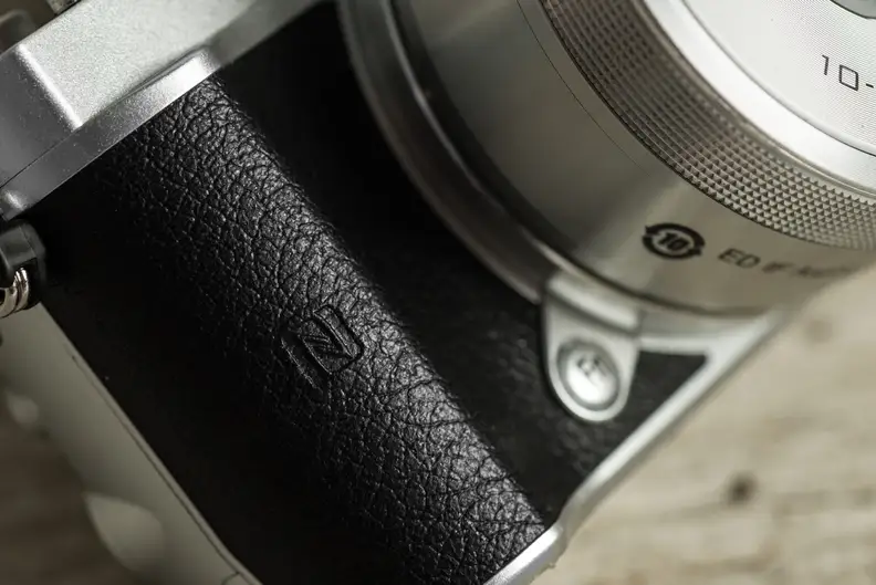 A close-up photo of the Nikon 1 J5.