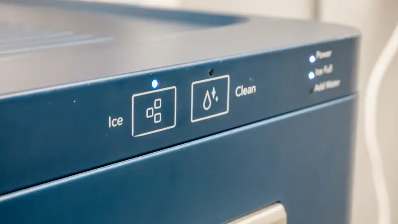 A closeup of the controls on the Frigidaire Gallery EFIC255.