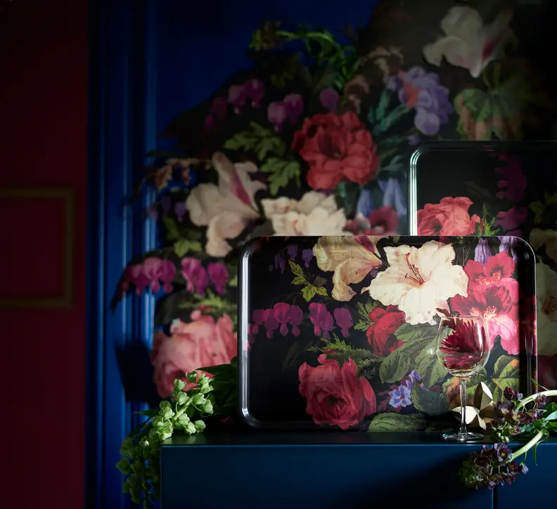 The Pristella tray is covered with floral patterns.