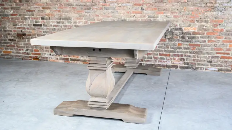 The fully-assembled Aldridge table