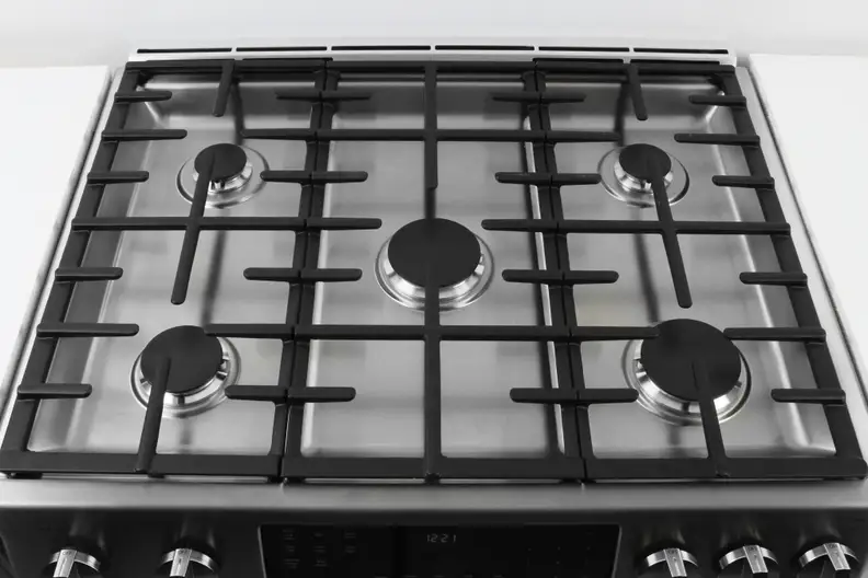 The front right and centre burners offered the best boiling speeds.