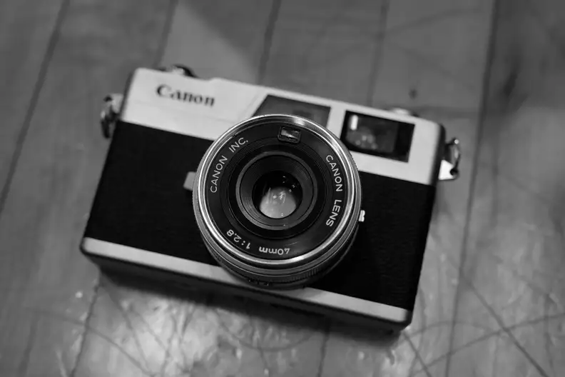 EXIF: 35.3mm, ISO 2500, 1/64, f/2.8