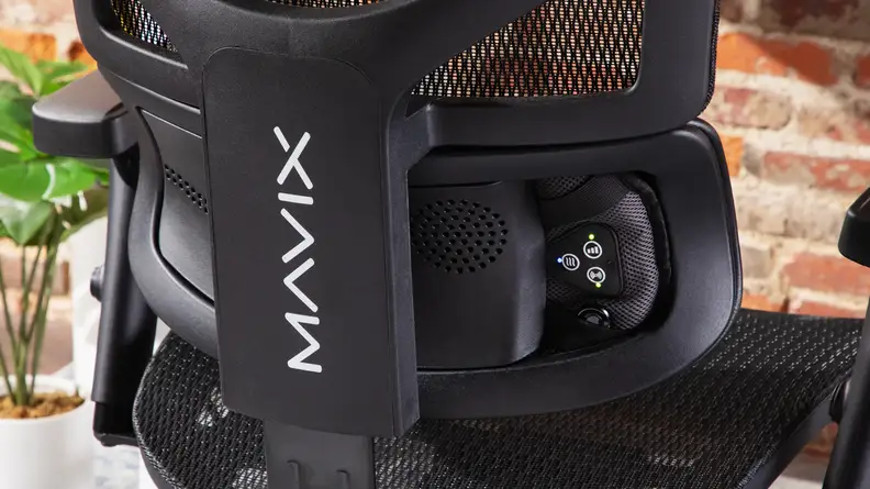 The back of the Mavix M7 with its special settings.