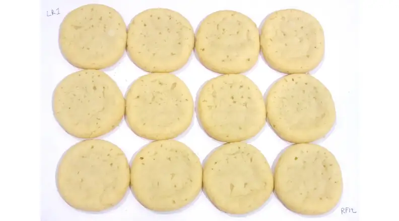 Electrolux EI30EW48TS cookies from upper oven in convection bake mode