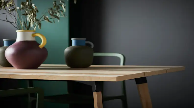 This table looks classic and modern