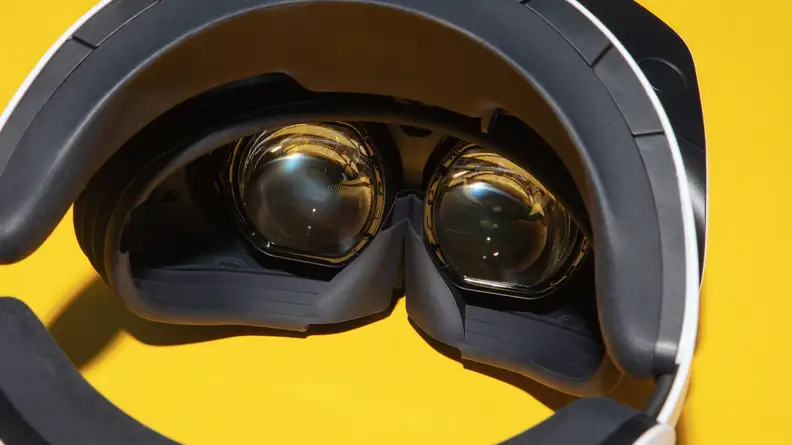 Looking into the lenses of the Playstation VR2 headset