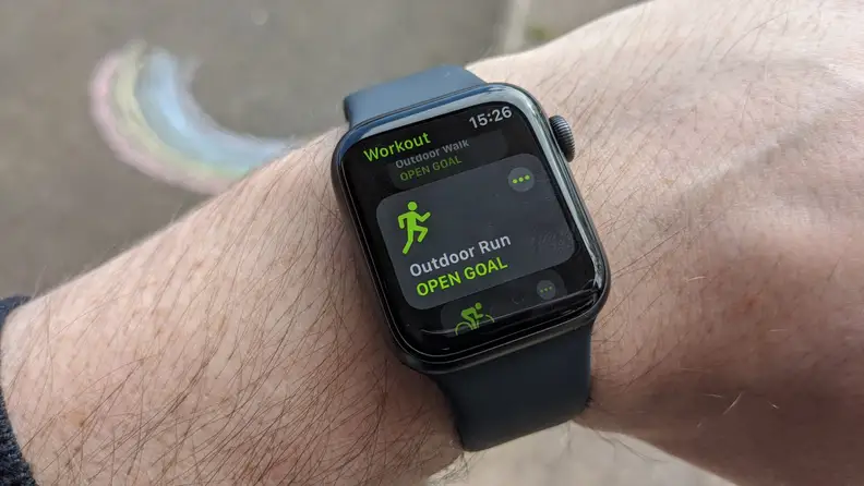 Apple Watch Series 5 on wrist 4