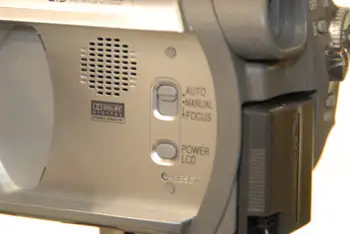 Panasonic VDR-D250 First Impressions Camcorder Review - Reviewed
