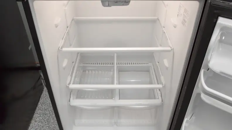 Frigidaire FFTR1821TD drawers