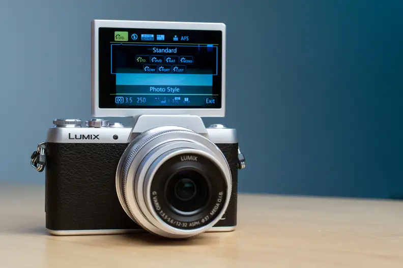 The rear LCD flips all the way forward, perfect for selfies.