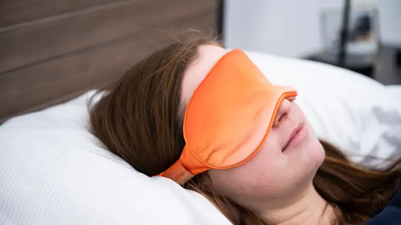 Sara Tabin sleeping in the Loftie mask