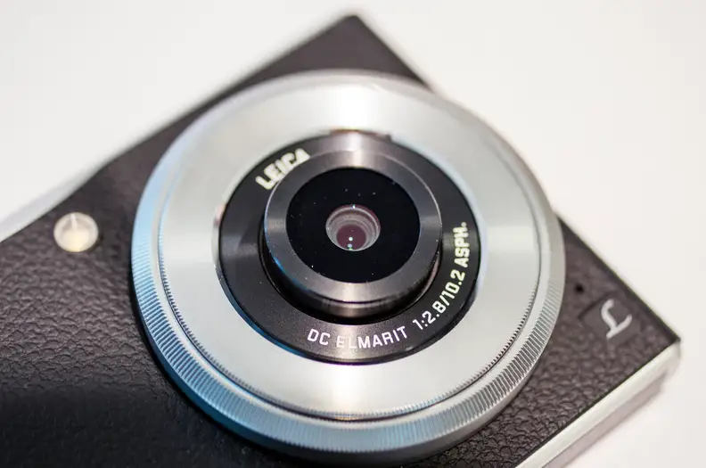 The CM1 sports a 10.2mm f/2.8 Leica lens.