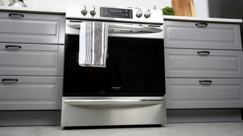 Frigidaire Gallery FGEH3047VF electric range