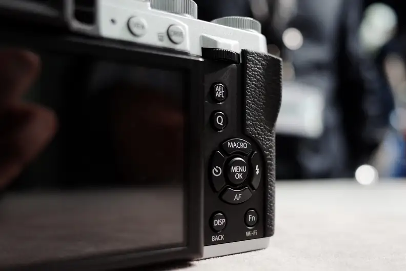 Cleaner, tighter rear controls almost make up for the crummy ones on the X10 and X20.