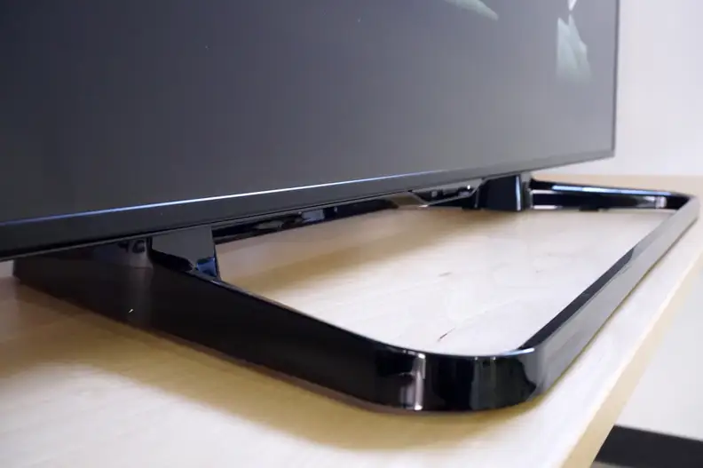 Sharp LC-60LE660U stand