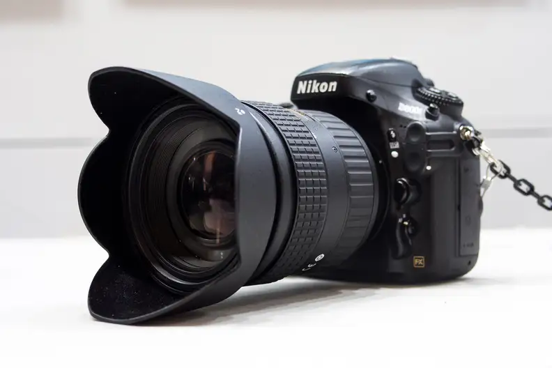 Tokina AT-X 24–70mm f/2.8 PRO – In Profile