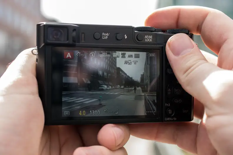 The ZS100 is light and easy to carry around all day while traveling.