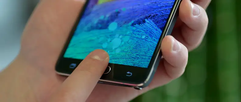 A photograph of the Samsung Galaxy Note 4's fingerprint scanner.