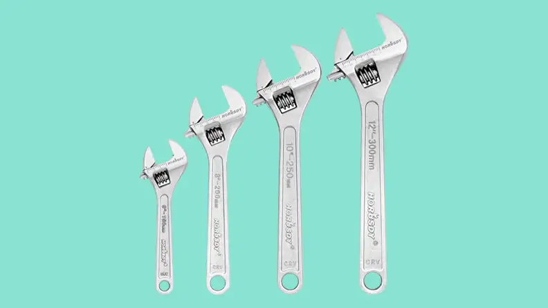 4 silver wrenches in ascending sizes