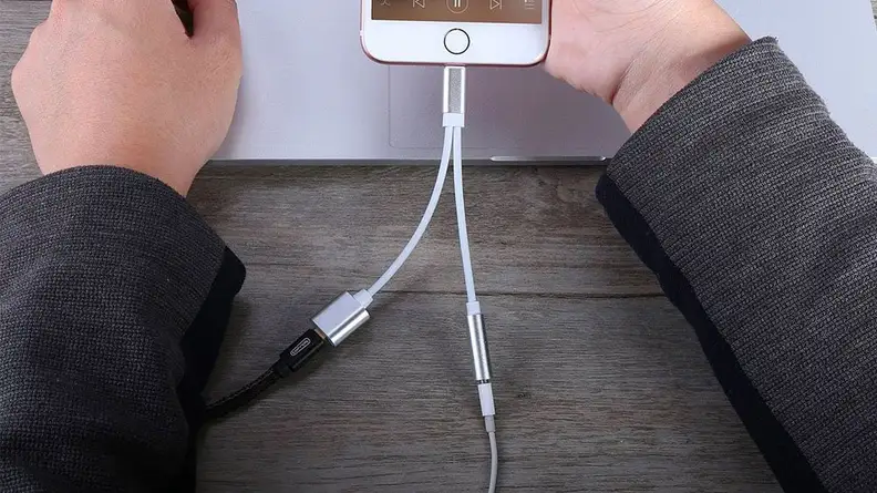 The EIGELIU Headphone Jack Adapter Dongle for Apple iPhone