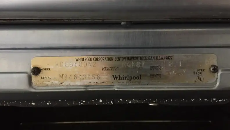 The serial bar of Whirlpool Electric Range, Model RDE 6300 N2